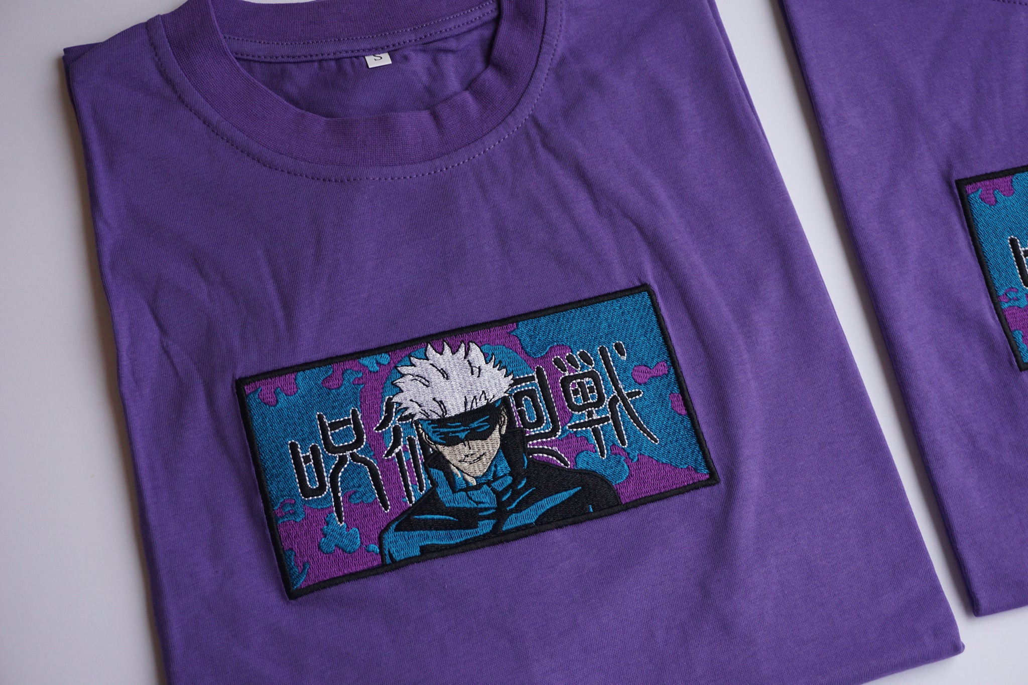 Gojo Jujutsu Kaisen Embroidered Hoodie / T-shirt photo review